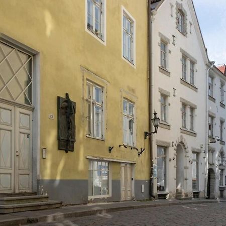 Spacious Studio Apartment In The Heart Of Old Town Таллінн Екстер'єр фото